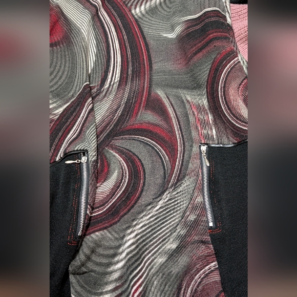 VEX Collection Abstract Sweater - Picture 4 of 11